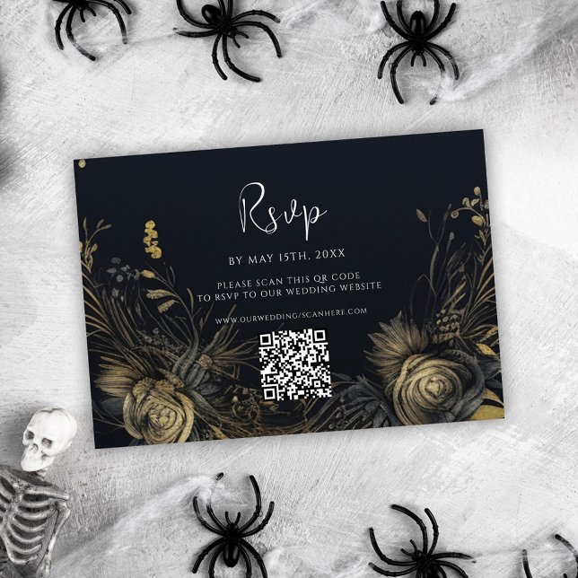 Cartão RSVP Casamento do Código QR do Halloween Gótico (Gothic Halloween QR Code Wedding RSVP Card)