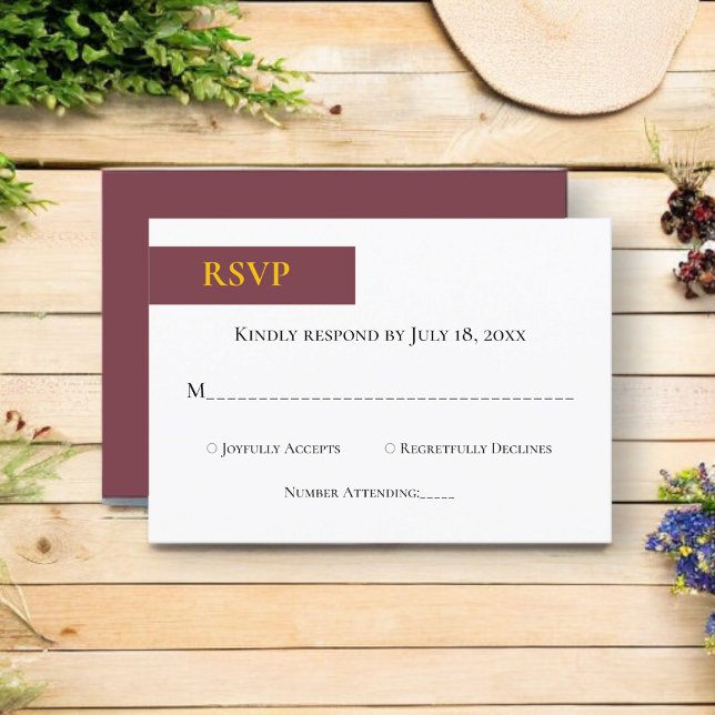 Cartão RSVP Casamento Dourado da Tipografia Elegante Burgundy (Criador carregado)