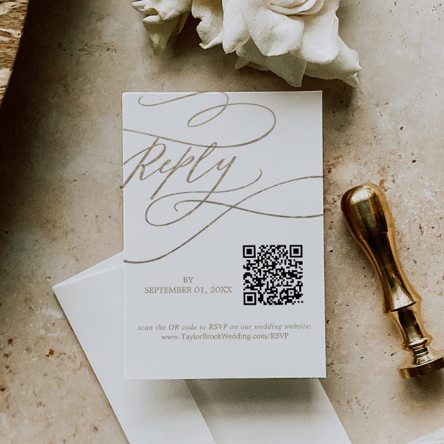 Cartão RSVP Casamento Dourado do Código QR da Caligrafia Român (Romantic Calligraphy QR Code Gold Wedding RSVP Card)
