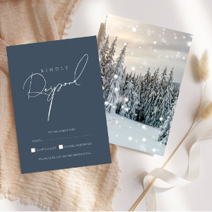 Cartão RSVP Casamento Elegante de Inverno Floresta Nevada