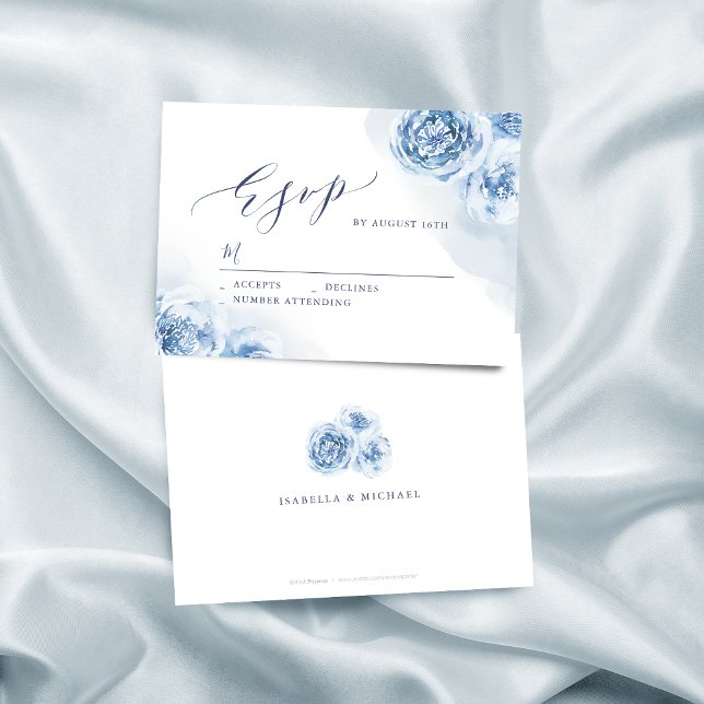 Cartão RSVP Casamento floral azul empoeirado com caligrafia el (Elegant calligraphy dusty blue floral wedding RSVP card)