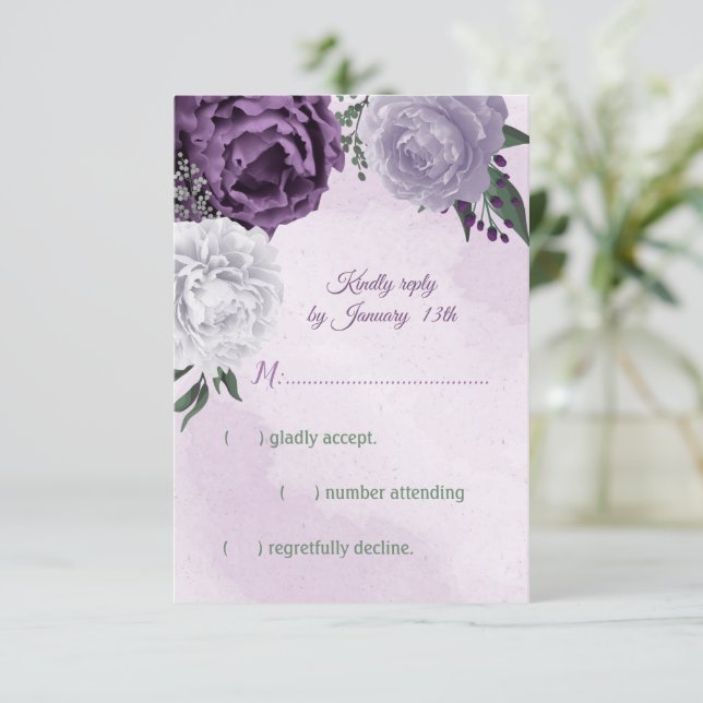 Cartão RSVP casamento floral roxo e branco (Em pé/Frente)
