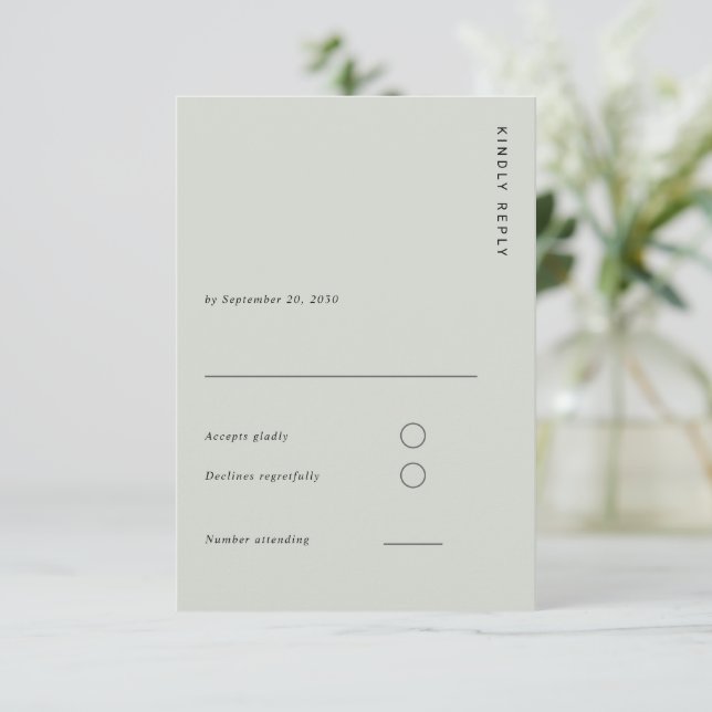 Cartão RSVP Casamento Minimalista e Chic em Verde Sage Moderno (Em pé/Frente)
