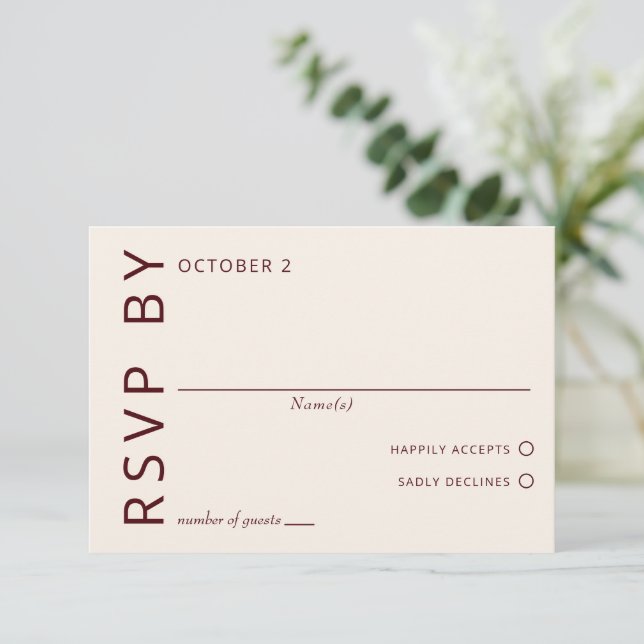 Cartão RSVP Casamento Moderno Minimalista Rustic Burgundy (Em pé/Frente)