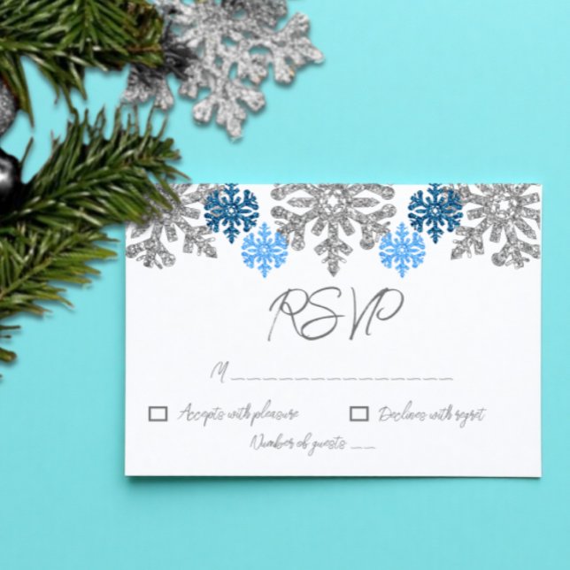 Cartão RSVP Casamento no inverno Silver Blue Snowflakes (Criador carregado)