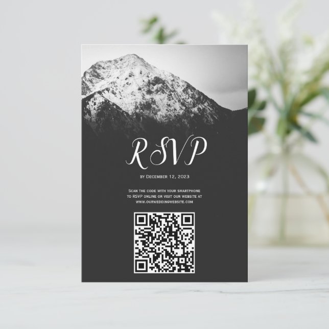 Cartão RSVP Casamento preto e branco sob as montanhas (Em pé/Frente)