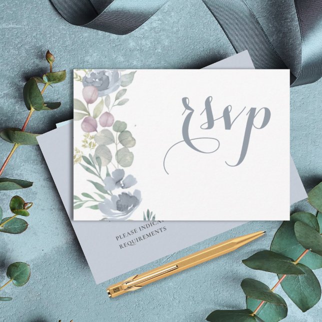 Cartão RSVP Casamento Russo Eucalyptus Floral Dusty Blue (Criador carregado)