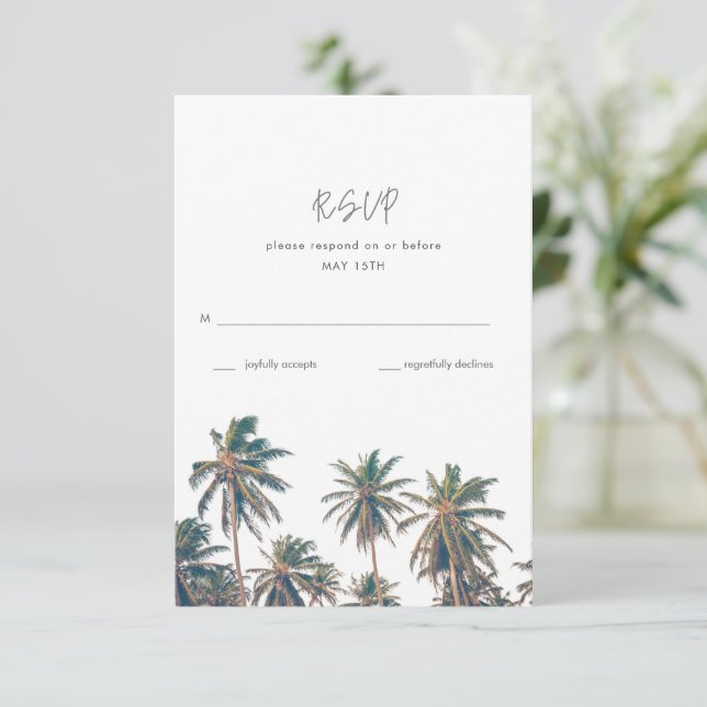 Cartão RSVP Casamento Tropical Palm Tree Beach (Em pé/Frente)