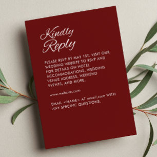 Cartão RSVP Casamento Vermelho de Crimson com Script Minimalis