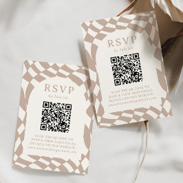 Cartão RSVP Código QR de Tabuleiro de Xadrez Bege Retrô para C