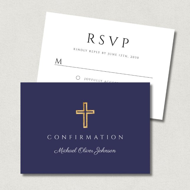 Cartão RSVP Confirmação Religiosa da Cruz para Menino Azul Mar (Navy Blue Boy Religious Cross Confirmation RSVP Card)