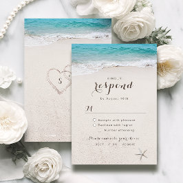 Cartão RSVP Corações no casamento da praia de destino da areia