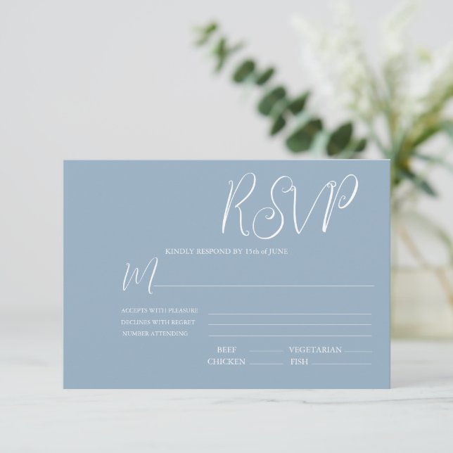 Cartão RSVP de Casamento Azul e Branco Elegante (Em pé/Frente)