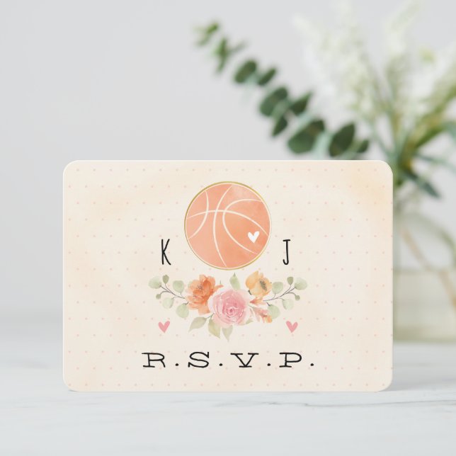 Cartão RSVP de Casamento de Amor e Basquete (Em pé/Frente)