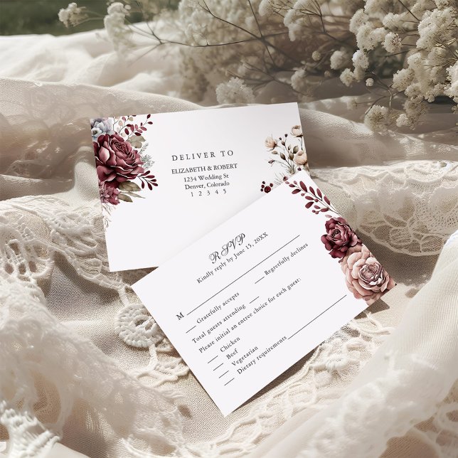 Cartão RSVP de Casamento Floral de Boho Burgundy (Burgundy Boho Floral Wedding RSVP Card surrounded with wedding decoration and white flowers)