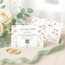 Cartão RSVP Delicate Wildflower Wedding QR Code