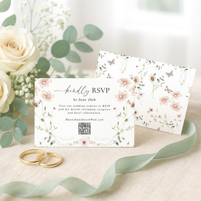 Cartão RSVP Delicate Wildflower Wedding QR Code (Criador carregado)