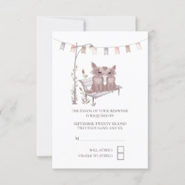 Cartão RSVP Dois Cachorros Bonitos no Casamento de Park Bench 