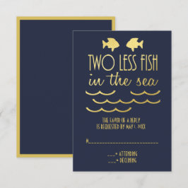 Cartão RSVP Dois peixes a menos no mar Casamento Dourado Real 