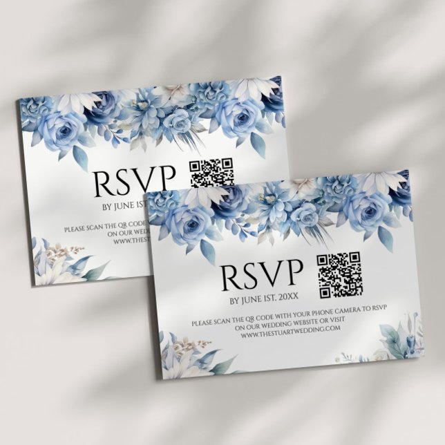 Cartão RSVP Dusty Blue Floral Flowers Garden Casamento QR Code (Criador carregado)