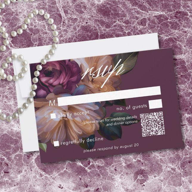 Cartão RSVP Elegant Burgundy Classic Moody Floral Wedding QR (Elegant Burgundy Classic Moody Floral Wedding RSVP Card)