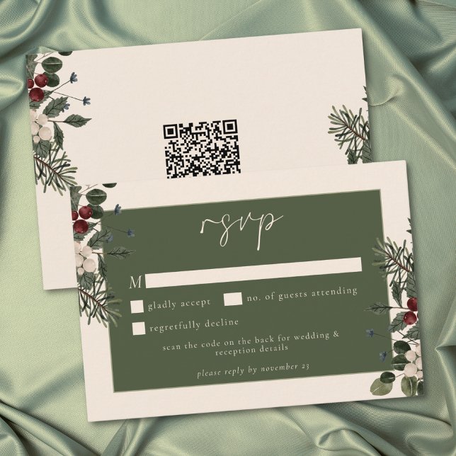 Cartão RSVP Elegant Winter Berries & Pine Ivory Wedding QR (Elegant Winter Berries & Pine Ivory Wedding QR RSVP Card)