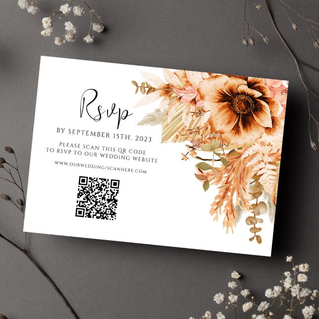 Cartão RSVP Elegante Casamento outono Floral QR Code Terracott (Elegant Floral QR Code Terracotta Fall Wedding RSVP Card)