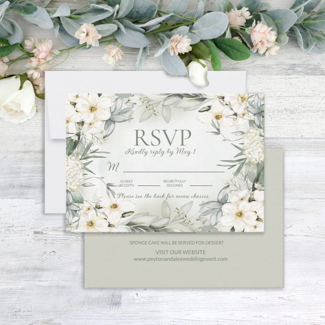 Cartão RSVP Elegante White Floral Sage Green deixa casamento R (Criador carregado)