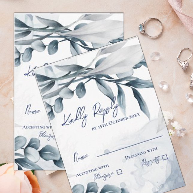Cartão RSVP Eucalyptus Deixa Casamento Elegante Azul Dusty (Eucalyptus Leaves Dusty Blue Elegant Wedding RSVP Card)
