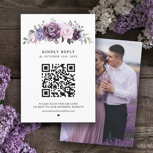 Cartão RSVP Formas de Casamento Floral Moody Blooms Roxo Dusty (Dusty purple lavender QR code RSVP card)