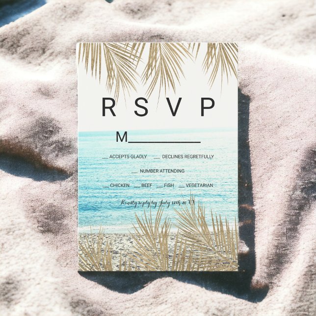 Cartão RSVP Foto da praia de palmeira de ouro moderna casament (Modern gold palm tree beach photo RSVP wedding)