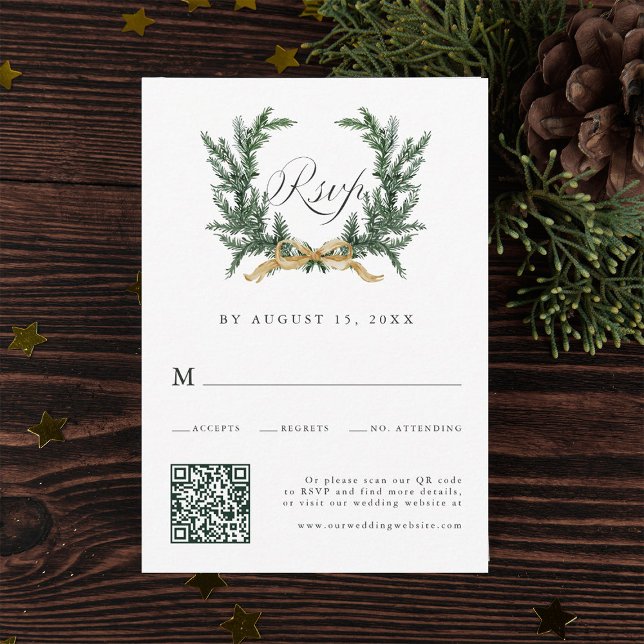 Cartão RSVP Gold Bow & Green Pine Wreath Wedding QR Code (Criador carregado)