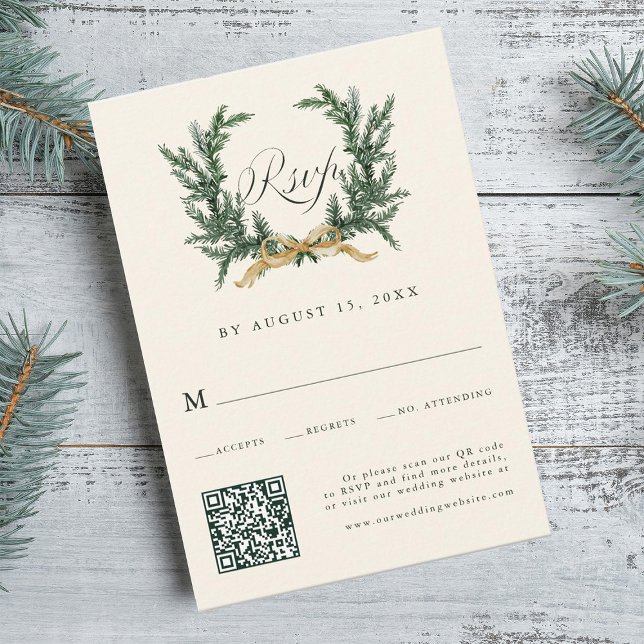 Cartão RSVP Gold Bow & Green Pine Wreath Wedding QR Code Ivory (Criador carregado)