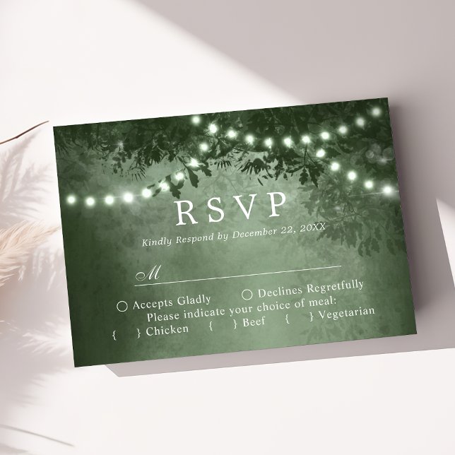 Cartão RSVP Luzes de Árvore Rústica Verde Casamento Florestal  (Criador carregado)