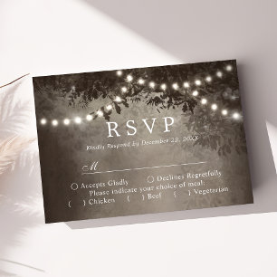 Cartão RSVP Luzes de Cordão de Árvore Marrom Rústico Casamento