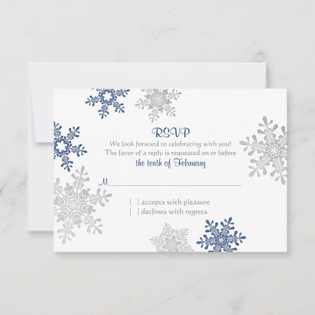 Cartão RSVP Marinho Blue Silver Snowflake Casamento no inverno (Frente)