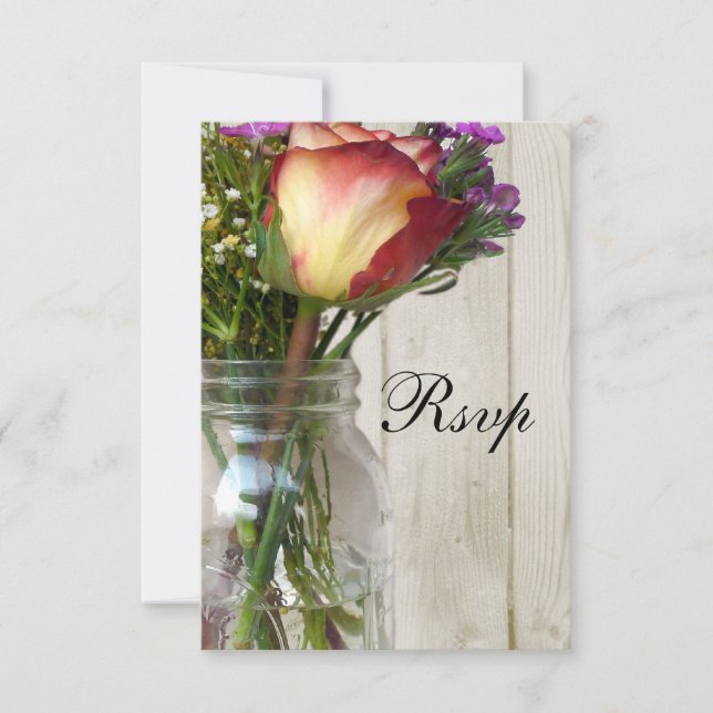 Cartão RSVP Mason Jar w/Rosa e flores selvagens (Frente)