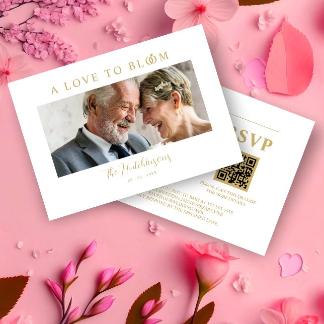 Cartão RSVP Minimalist Romantic Wedding Anniversary in Gold (Minimalist Romantic Wedding Anniversary in Faux Gold Photo RSVP Card. )