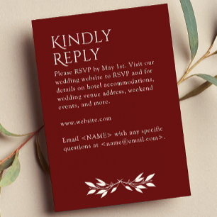 Cartão RSVP Monograma Minimalista Vermelho de Lenha Lançada