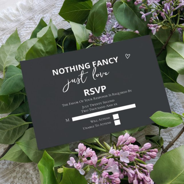 Cartão RSVP Nada Rico Apenas Ama Casamento Minimalista (Nothing Fancy Just Love Minimalist Wedding RSVP Cards from Ricaso. Grey & white modern design)
