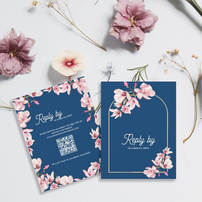 Cartão RSVP Navy Blue Pink Magnolia Floral Wedding Reply By (Navy Blue Pink Magnolia Floral Wedding Reply By RSVP Card)