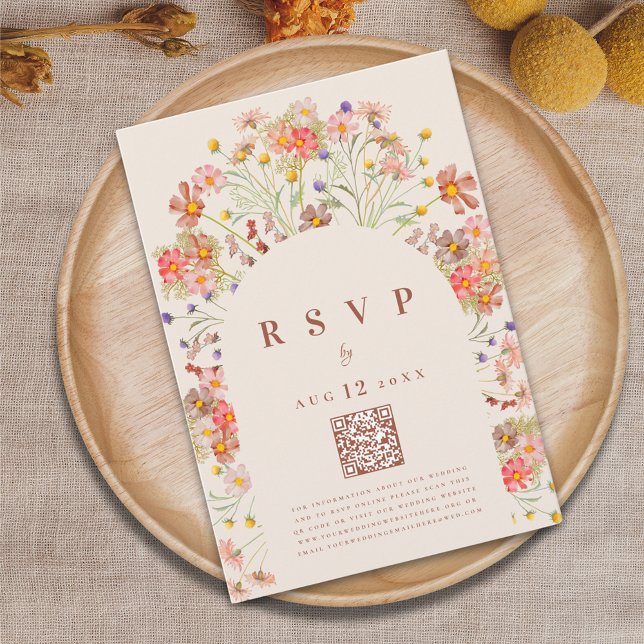 Cartão RSVP Opções de Jantar de Casamento Boho Floral Outonal  (Boho fall rustic wildflower elegant floral arch terracotta beige wedding rsvp card with qr code)