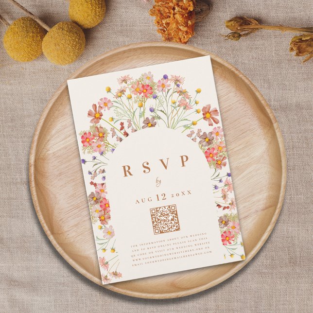 Cartão RSVP Opções de Refeições Florais de Outono Rústicas Boh (Boho fall wildflower elegant floral arch wedding RSVP website QR code card terracotta burnt orange)