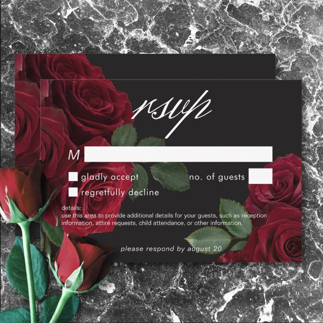 Cartão RSVP Rosas vermelhas de sangue legante sem Janto (Elegant Moody Blood Red Roses Floral No Dinner RSVP Card)