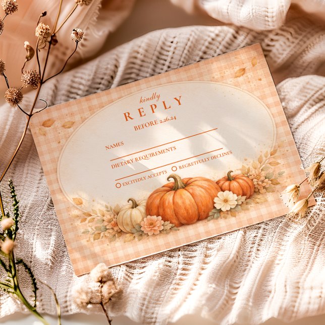 Cartão RSVP Rustic Gingham Pumpkin Fall Graduation (Criador carregado)