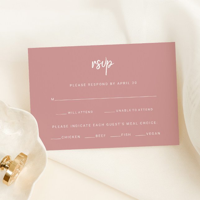 Cartão RSVP Script Moderno do Dusty Rosa | Escolha de Refeiçõe (A modern dusty pink wedding rsvp card)