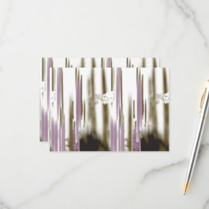 Cartão RSVP Um lago pristino aninhado entre as montanhas com c