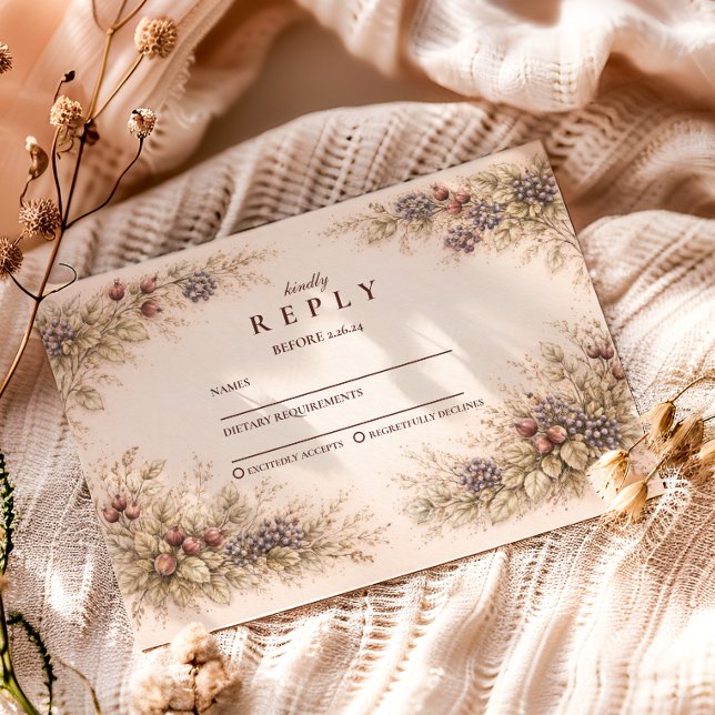 Cartão RSVP Vintage Berry Botanical Graduation Party (Criador carregado)