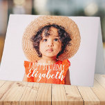 Cartão Saudação de Aniversário de Foto Personalizada Simp<br><div class="desc">A design é moderna e simples. Adicione uma foto personalizada do celebrante de aniversário e adicione seu nome,  adicione uma mensagem personalizada. A cor da tipografia funciona melhor em uma foto que tem cor na parte da tipografia para que ela seja pop.</div>