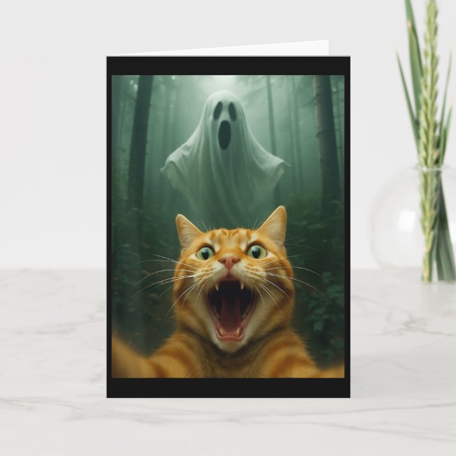 Cartão Scared Cat Selfie With Ghost _ Funny Halloween Cos (Frente)